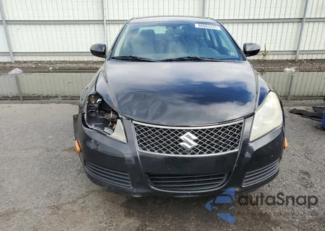 2010 Suzuki Kizashi Se z USA, uszkodzony, nr VIN JS2RF9A3XA6100078